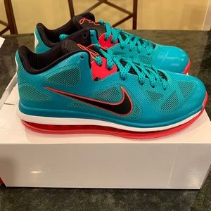 Nike Lebron IX Low Reverse Liverpool Green Size 8 Men DQ6400-300